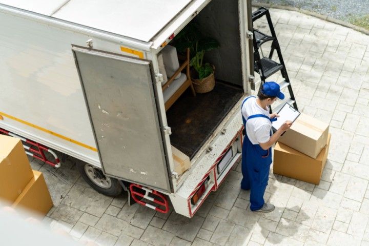 خدمات نقل العفش في الرياض